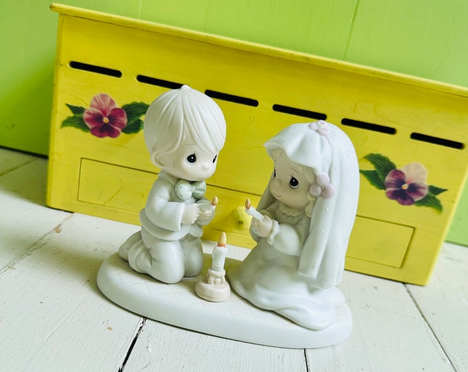 Vintage 1980s Precious Moments Wedding Figurine, "Light to Happiness", Precious Moments Wedding Candle Lighting Figurine, Vintage Wedding
