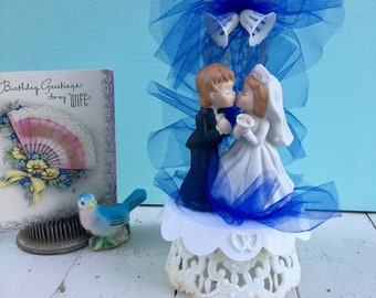 Vintage Wedding Cake Topper, Vintage Ceramic Wedding Cake Topper, Vintage Bride and Groom Decor, Vintage Wedding Decor