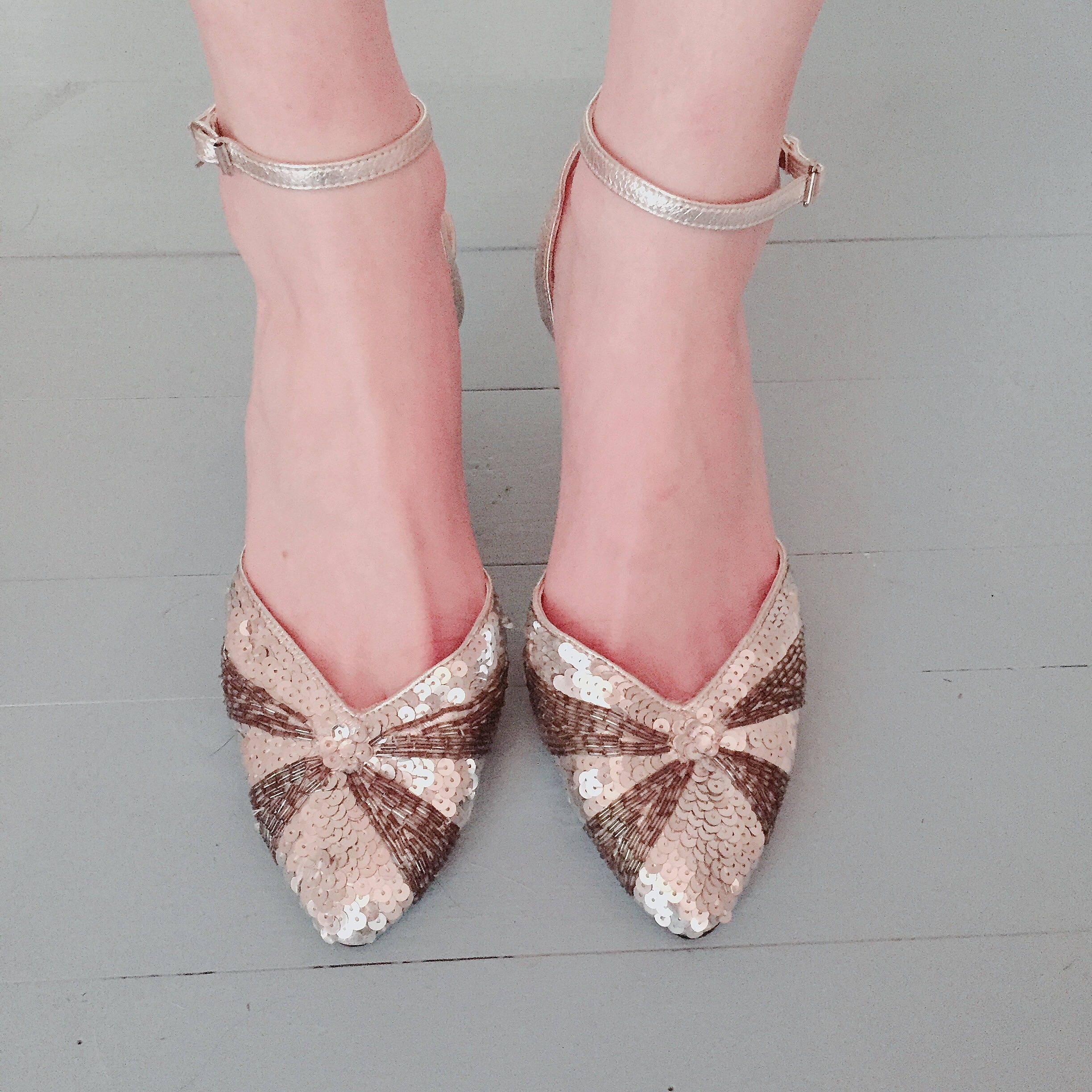 Vintage Silver Sequined Kitten Heel Pumps, Women's Size 6.5, Vintage