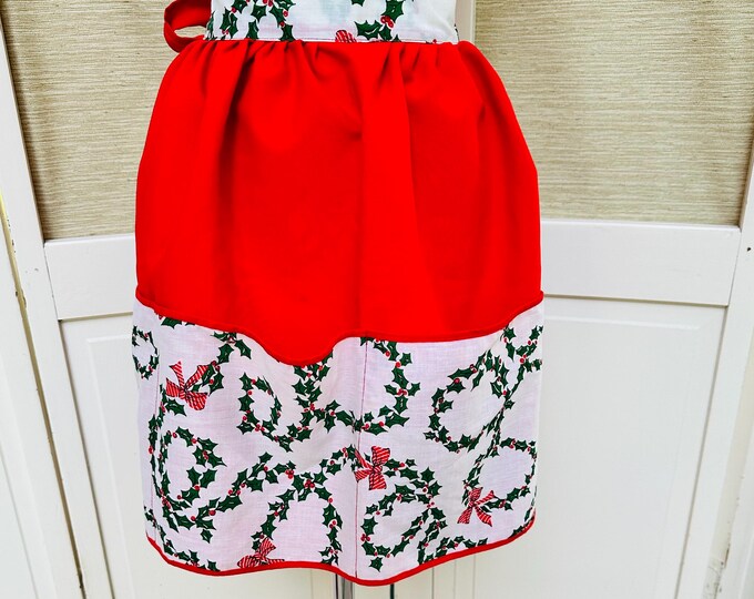Vintage MCM Christmas Apron Half Apron Front Pockets Poinsettia Bows Holly Retro Xmas Apron Vintage Christmas Kitchen Decor Gift for Baker