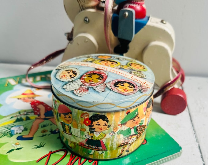Vintage Candy Tin, Children of Many Lands tin, Vintage Cookie Tin, Biscuit Tin, Multicultural Children's Decor