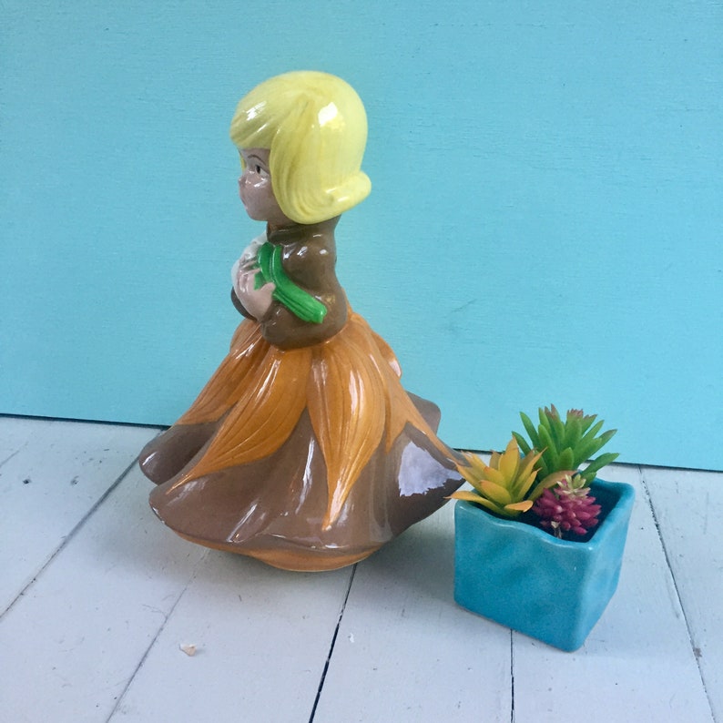Vintage Retro Collectible Vintage Retro Girl Statue Vintage Mod Girl Statue Vintage Atlantic Mold Girl Statue