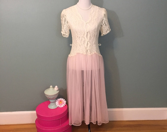 Vintage 1960s Henson Kickernick White Lace and Pink Tulle Robe, Women's size small, Women's Vintage Robe, Wedding Lingerie, Gift for Her