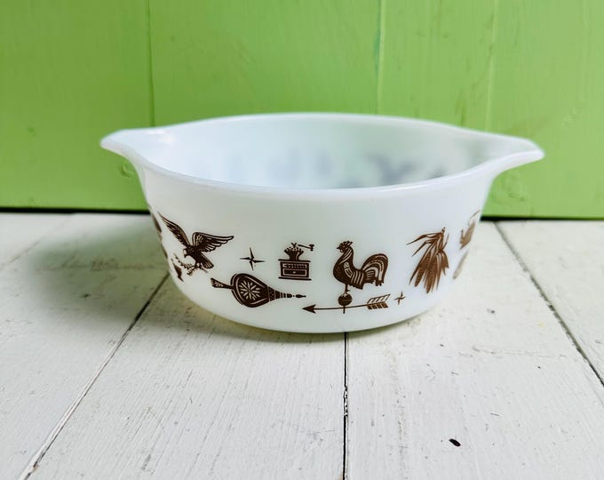 Vintage Pyrex Eagle Americana Casserole Dish White with Brown 472 1 1/2 pint No Lid Thanksgiving Pyrex Fall Dishes Serving Dish Rooster Corn
