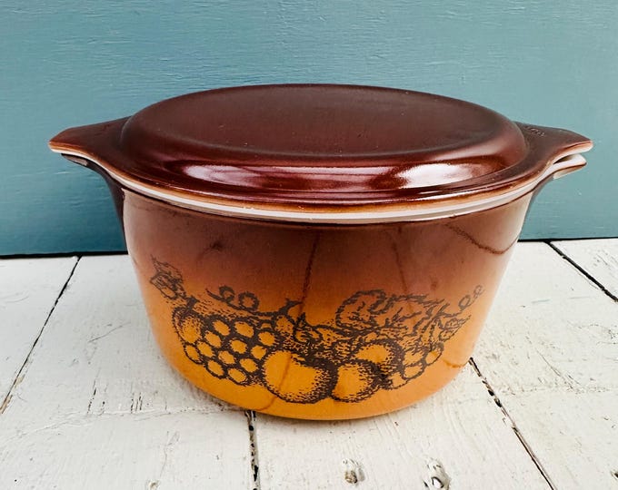 Vintage Pyrex Old Orchard Casserole Dish with Lid 473, 1 Quart