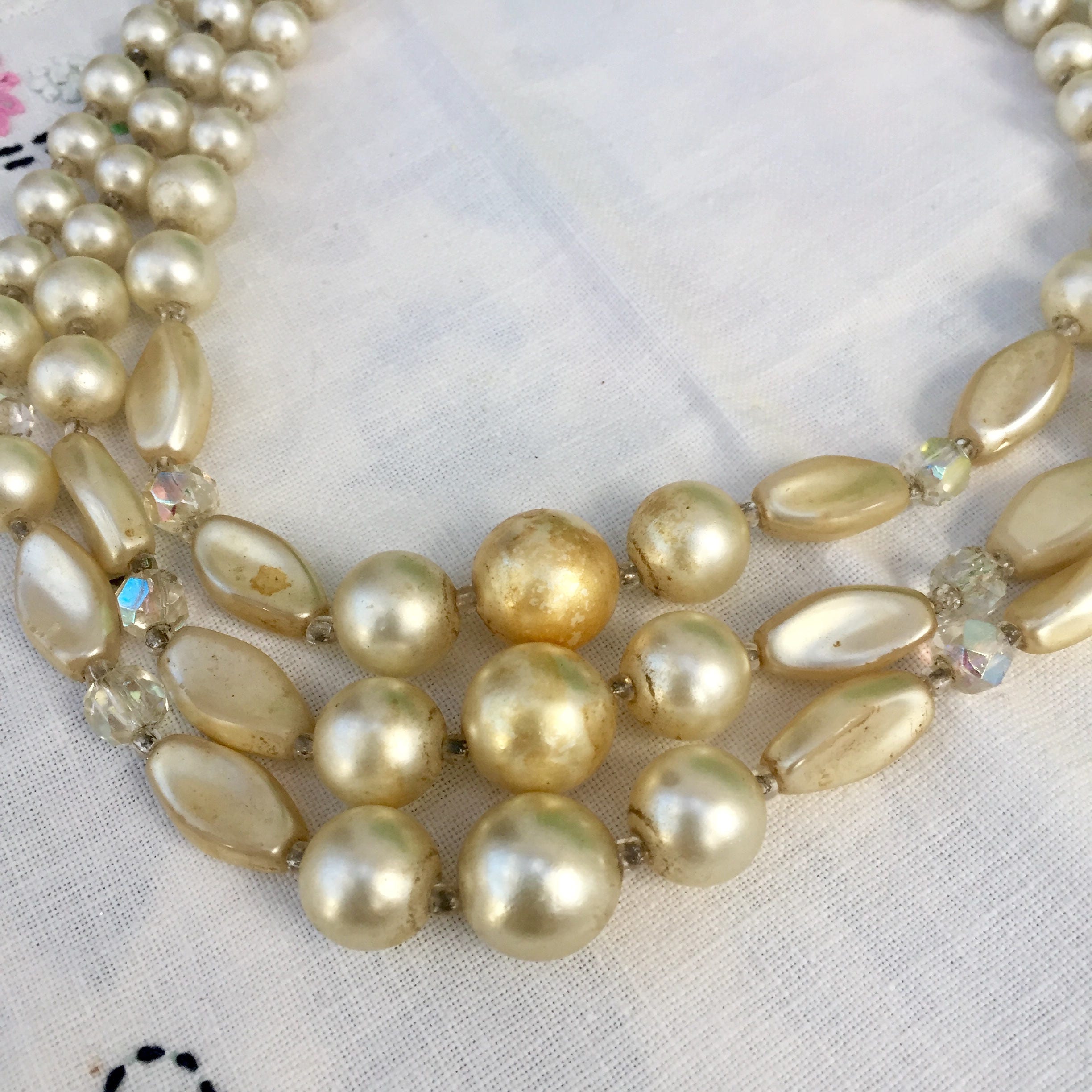 Multlayer Faux Pearl Chan Necklace