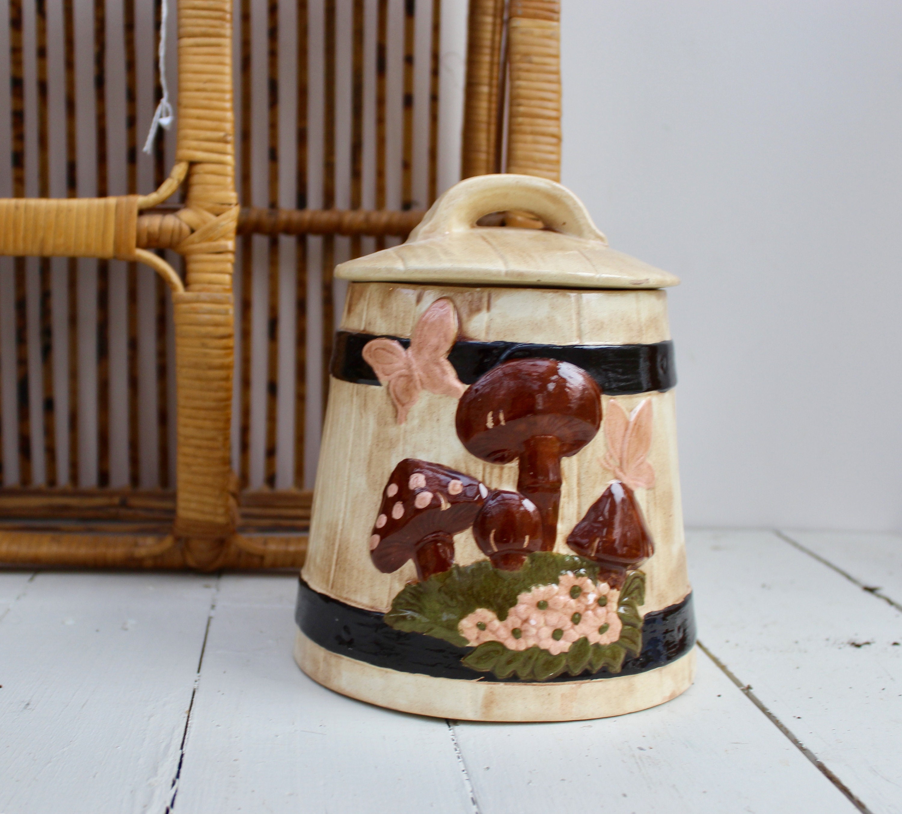 Vintage Mushroom Cookie Jar With Lid