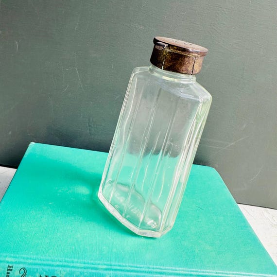 Vintage 1920s Houbigant Face Powder Shaker Bottle | Art Deco Vanity Talc Bottle | Antique French Perfume Vanity Decor View 4