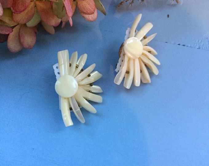 Vintage 1930s Carved Quartz Starburst Earring, Vintage Carved Stone Earrings, Vintage Quartz Earrings, Vintage Bridal Earrings