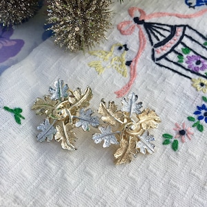 Vintage Leaf Earrings, Vintage Gold and Silver Leaf Earrings, Mid Century Earrings, Vintage Clip-On Earrings