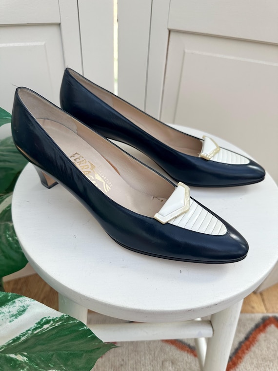 Vintage Salvatore Ferragamo Black White Leather Pumps Size 9.5