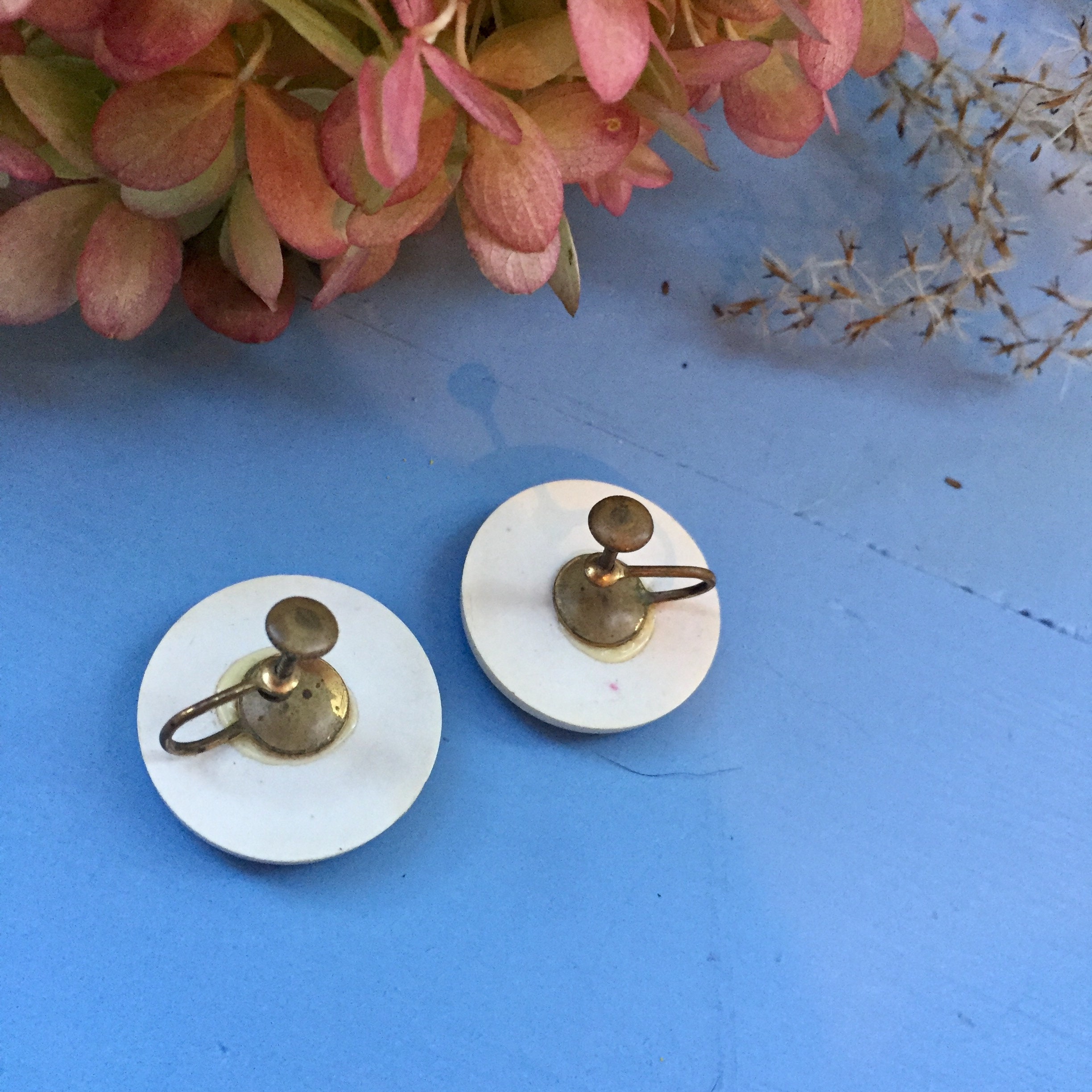 Vintage 1950s Round Earrings, Vintage White and Gold Earrings, Mid