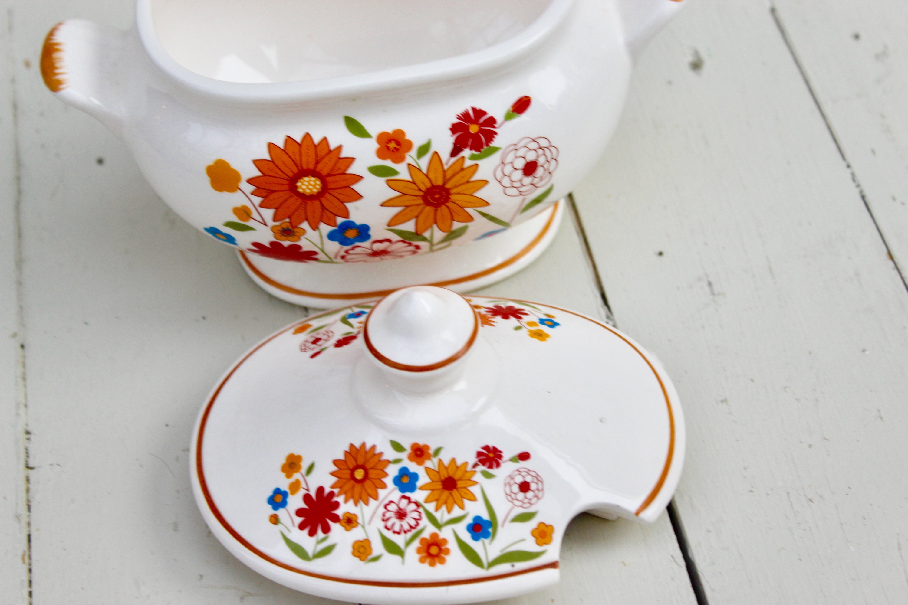 Vintage 1970s Condiment Boat, Retro Sauce Dish, Vintage Gravy Boat