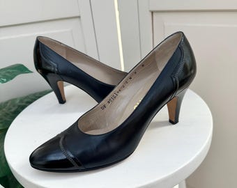 Salvatore Ferragamo 6.5 D ベージュ/ブラック Ferragamo - Black Leather Lace Up Dress Shoe | Mitchell Stores
