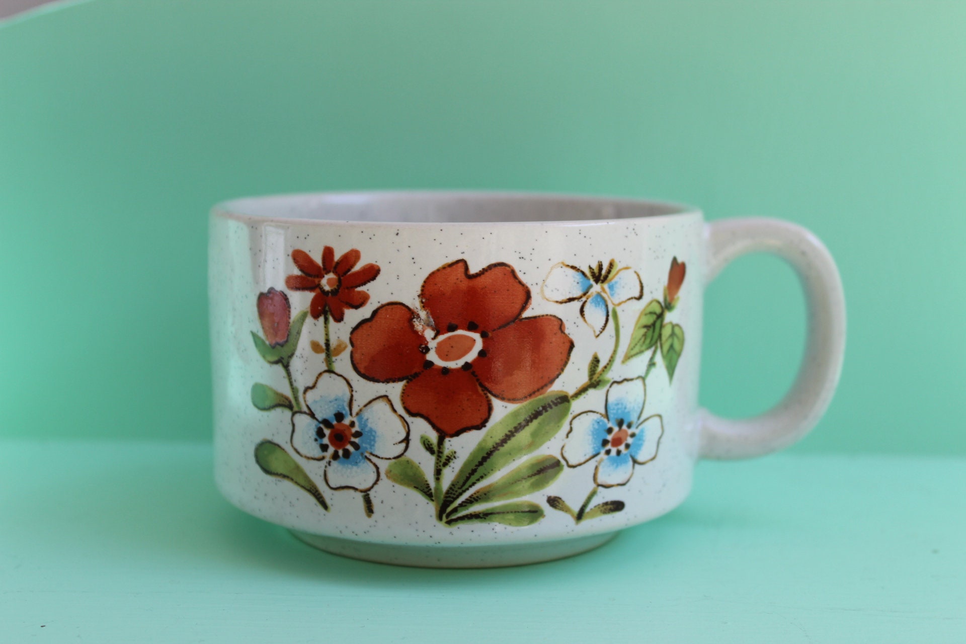 Vintage Soup Mugs, Set of Three, Vintage Stacking Mugs, Retro Mugs