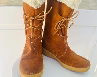 Vintage 1970s Sheepskin Suede Winter Boots Yodelers Brown Lace Up Boots Womens Size 6.5 Sherpa Lined Wedge Boots