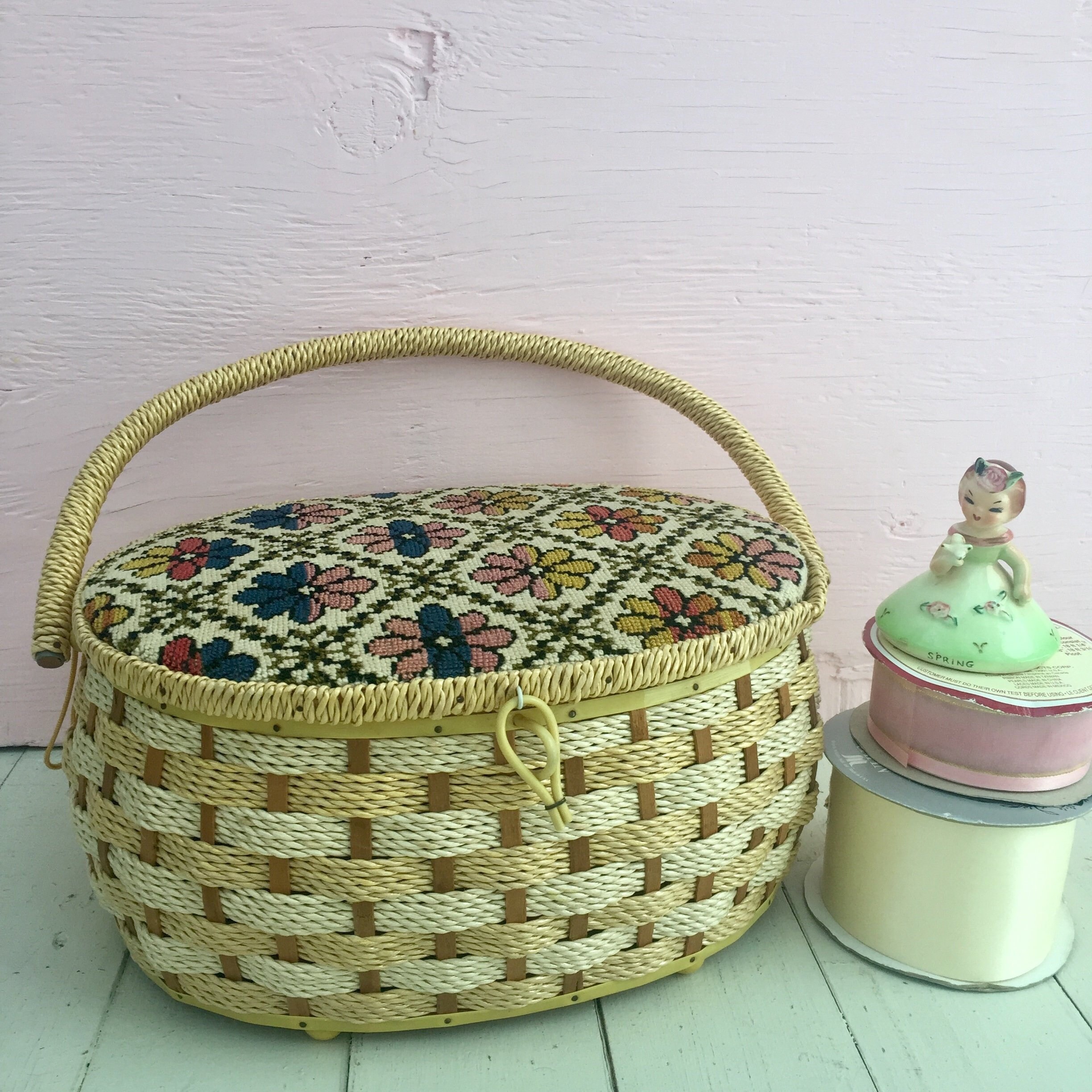 Vintage 1960s Singer Sewing Basket, Vintage Sewing Basket, Vintage Sewing B...