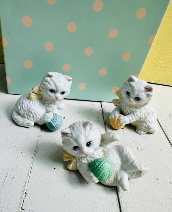 Vintage Homco White Kitten Trio With Balls of Yarn, Vintage Kitten