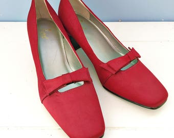 Vintage Maroon Satin Pumps with Bows, Women's Size 6 M, Vintage Bijou Pumps, Vintage Wine Heels, Vintage Burgundy Heels