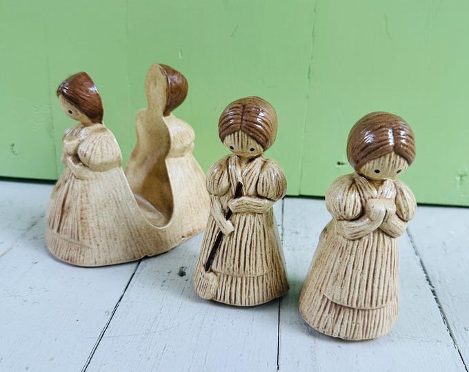 Vintage Cornhusk Girl Salt and Pepper Shakers Napkin Holder Set Farmhouse Table Decor Fall Table Decor Cornhusk Kitchen Accessories