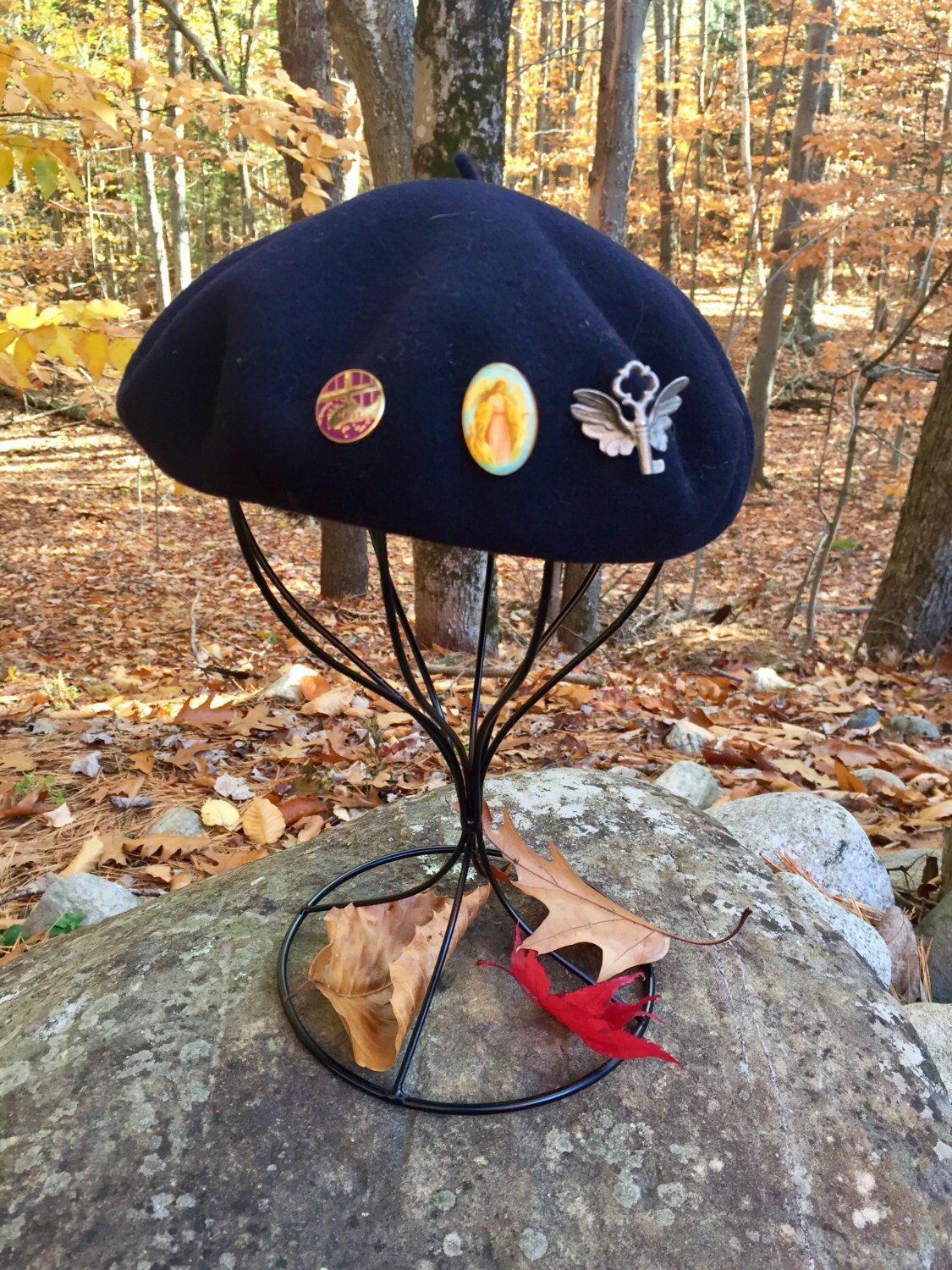 pin detail vintage check wool beret
