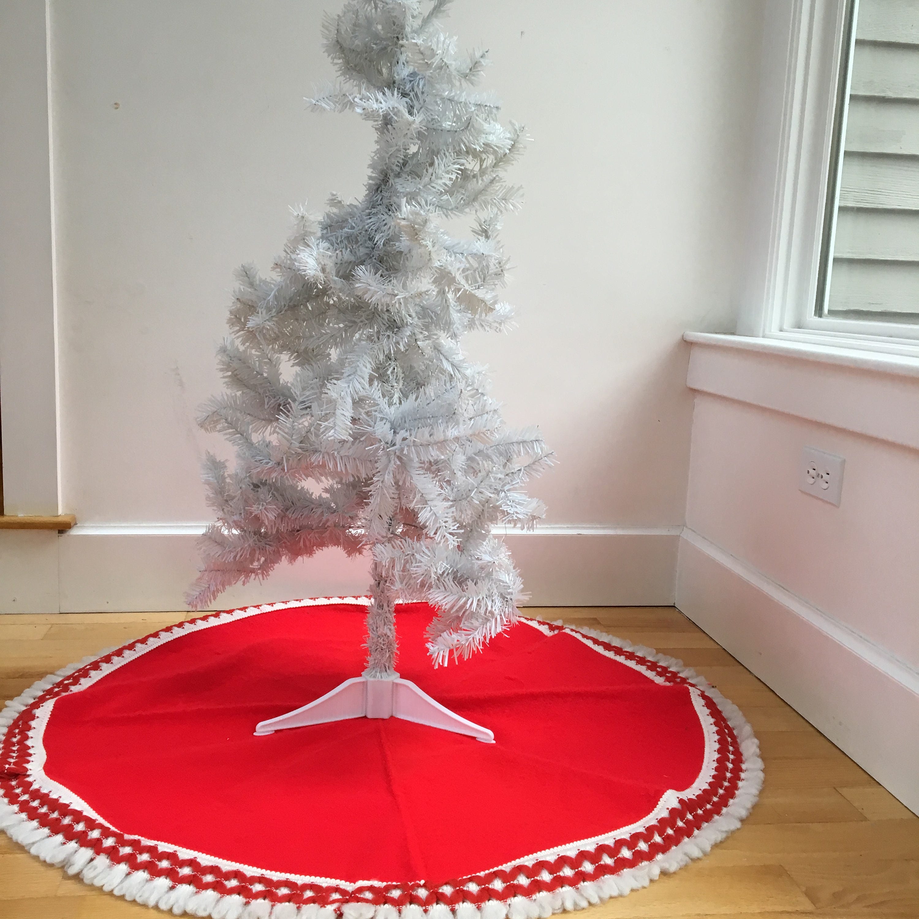 Vintage Christmas Tree Skirt Vintage Christmas Tree Decor Vintage Christmas Decorations