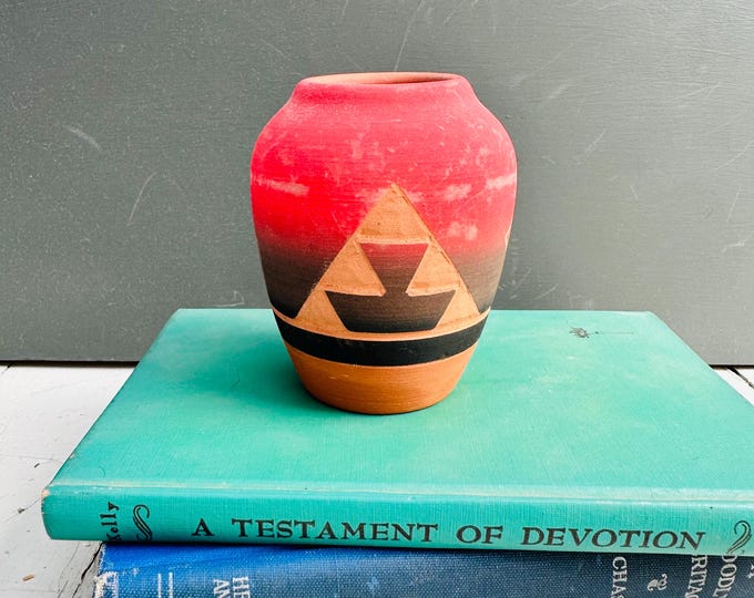 Vintage terracotta Lakota Harvest pottery vase, Southwestern vase red, brown earth toned vase