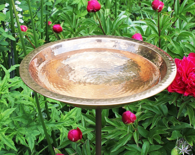 Hammered Copper Birdbath with Rim on Garden Stake