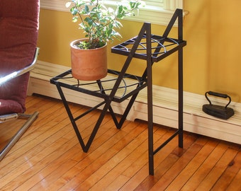 Zig-Zag Modern 2-Tiered Plant Stand Side Table indoor/outdoor