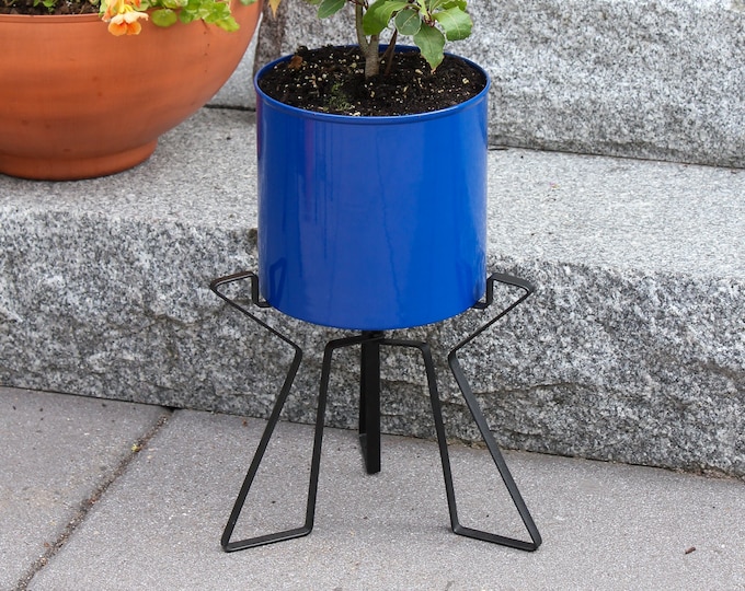 Florence Folding Plant Stand and Blue Planter