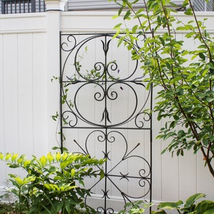 Williamsburg Trellis, Free-Standing for Garden, 75&quot;H x 24&quot;W
