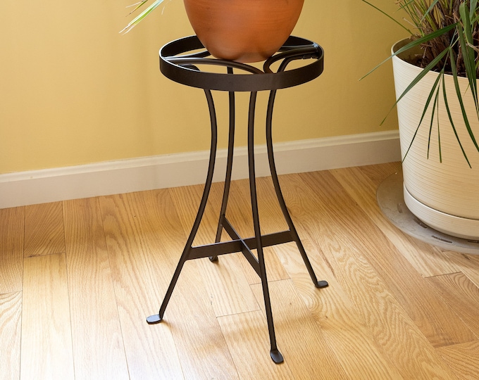 Estelle 18"H Wrought Iron Plant Stand