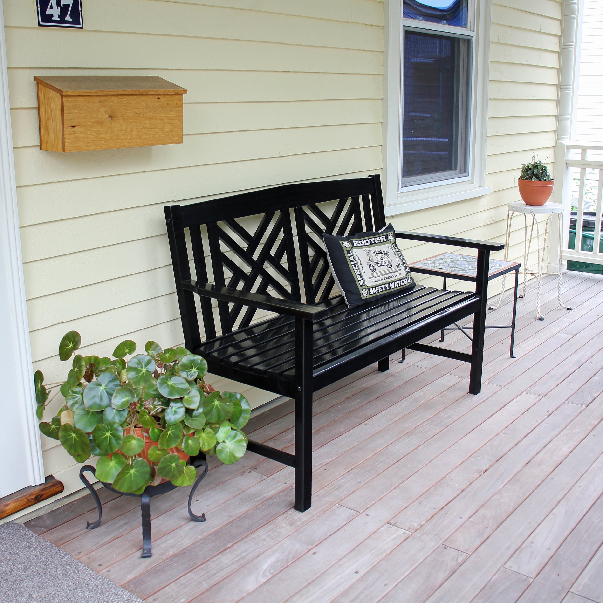 Small outdoor black bench new arrivals