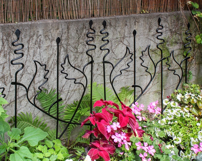 Squiggle & Leaf Trellis Fencing Wrought Iron- 2 x 33"W Sections