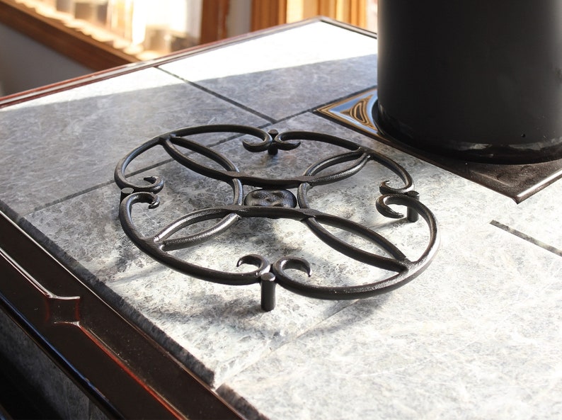 Scrollwork Trivet in Wrought Iron for Tabletop Counter and image 0