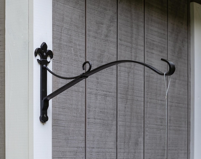 18" Fleur de Lis detail Wall Hanger Plant Bracket, Wrought Iron