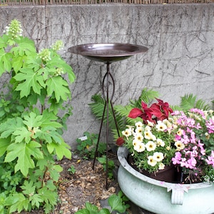 18&quot; Simple Copper Birdbath on Tripod Garden Stake
