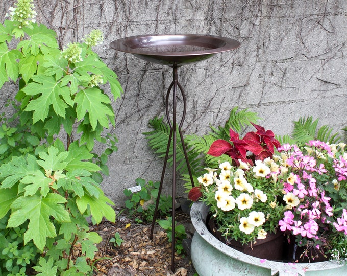 18" Simple Copper Birdbath on Tripod Garden Stake