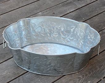 Scalloped Oval Galvanized Steel Tub Planter, Ice Bucket