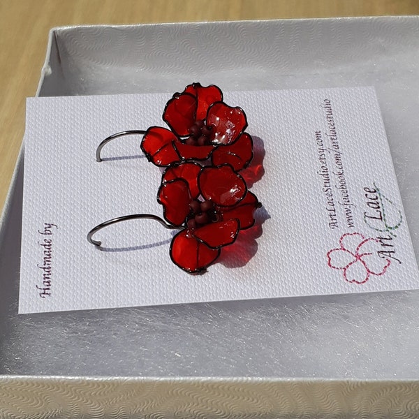 Red Poppy earring, gift for girl friend, black wire Poppy jewelry, Red-Black wire-resin stud, cute, small