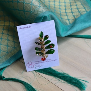Handmade Christmas Tree Brooch, Christmas Brooch Pin, Men&#39;s Boutonniere pin, Red and Gold brooch, Green and red coat pin