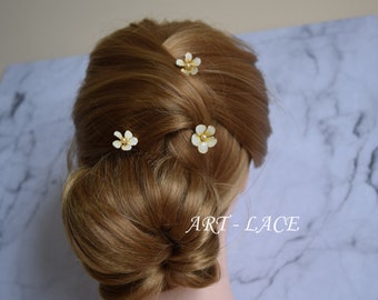 Plumeria hairpins, Ivory mini Frangipani hair clips, gift for girls white flower pins, bridal flower clips, Hawaiian, return Gift for girl