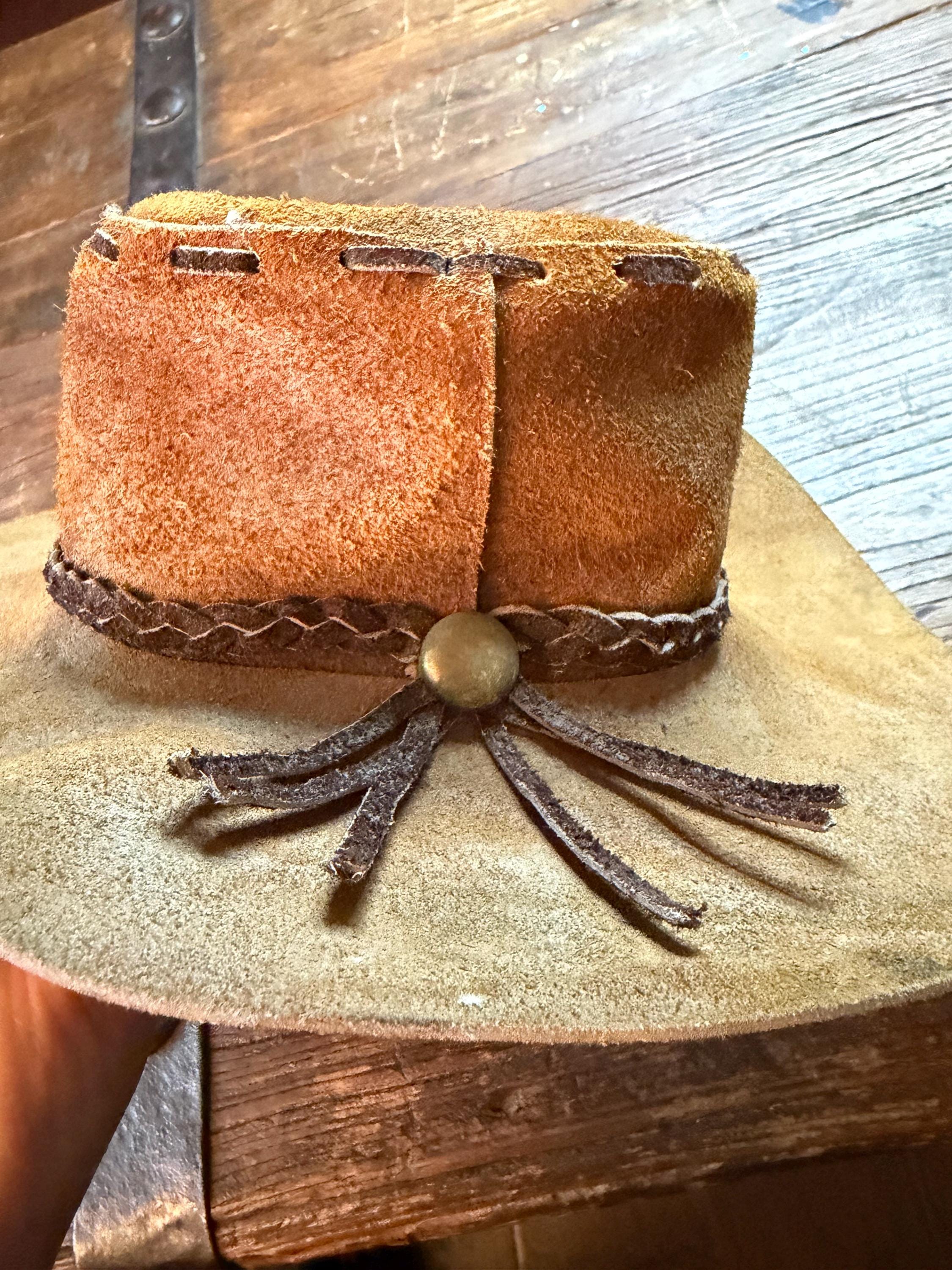 indiana style hat, made of suede leather, made in mexico. Canyon Curved Brim – AB.LINO main image 4