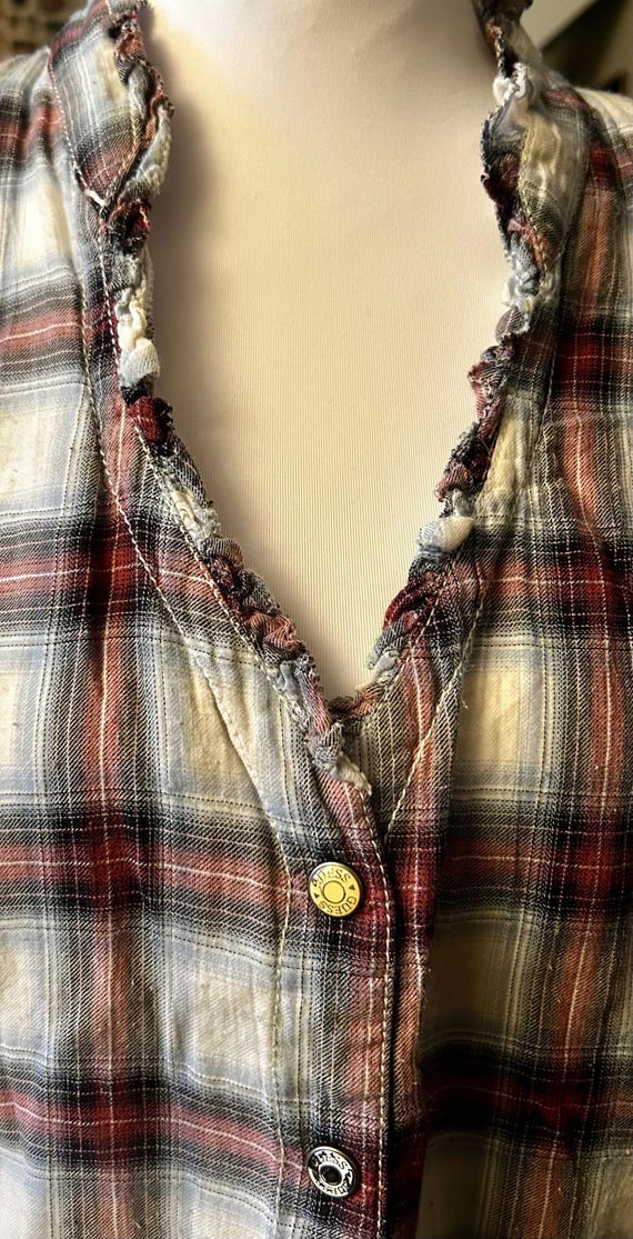 Y2K Guess L.A. Plaid Snap Button Front w/ruffled … - image 4