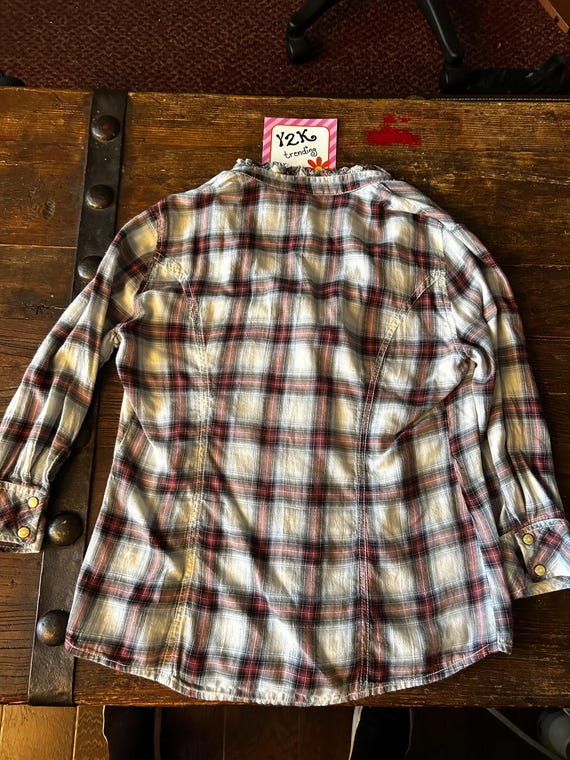 Y2K Guess L.A. Plaid Snap Button Front w/ruffled … - image 3