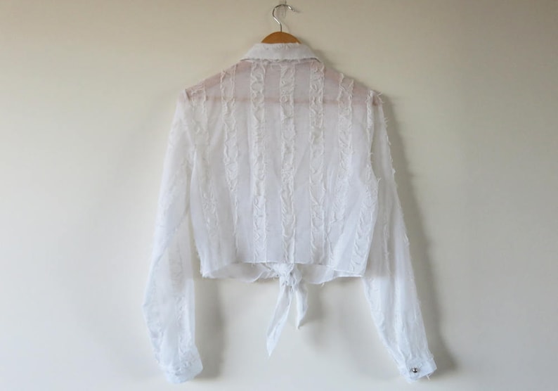 WESTERN Tie Up Crop Sheer Shirt Textured Fray Fringe White Long Sleeve Button Up Top Pockets Size 8-10 Small