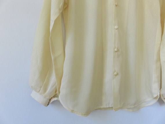 pale lemon tops