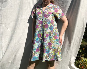 1960s 70s Psychedelic Dress Floral Paisley Print  Purple Blue Green Size Large Short Sleeve Summer Spring Fun Retro Vintage Hippy Boho