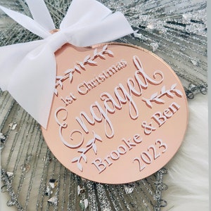 Primera bola de Navidad comprometida, primera bola de Navidad, primera decoración de Navidad comprometida, nuestra primera Navidad comprometida, regalo de compromiso