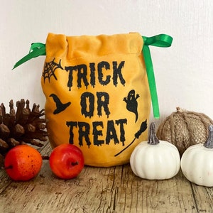 Personalised trick or treat bag, trick or treat bag, Personalised Halloween treat bag, Halloween bag, trick or treat, Halloween party bag